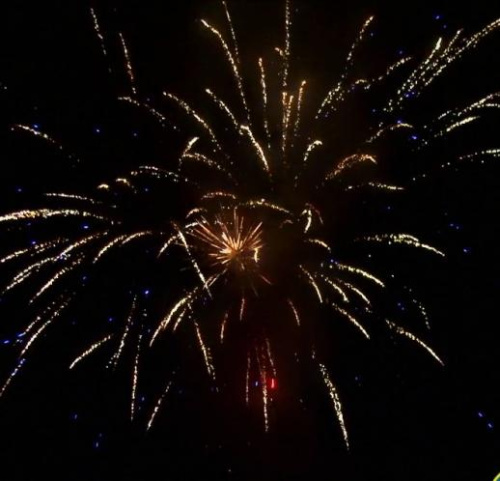 Салют Р7210 Ёлка с огоньком: 0,8 х 13 залпов