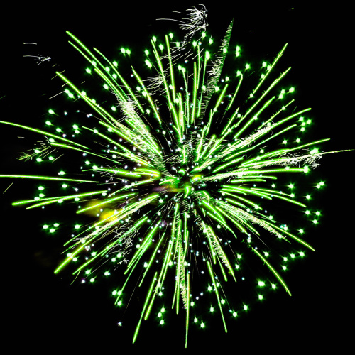 Салют РС7520 Волшебная ночь: (1 х 100 залпов) Русская пиротехника