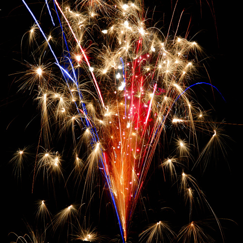 Фонтан РС4730 Свадебный торт Русская пиротехника Фонтан РС4730 Свадебный торт Русская пиротехника