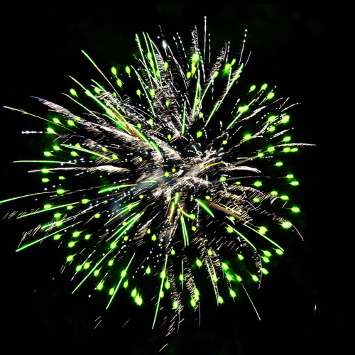 Салют РС7520 Волшебная ночь: (1 х 100 залпов) Русская пиротехника