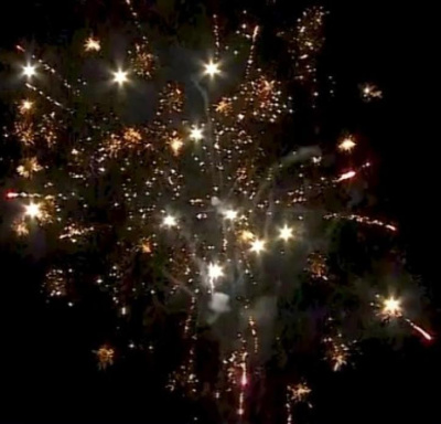 Салют Р7540 Экспедиция: (1,0 х 100 залпов) Русский фейерверк Салют Р7540 Экспедиция: (1,0 х 100 залпов) Русский фейерверк