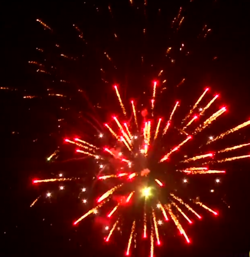 Салют Р7631 Сияние севера: 1,5 х 100 залпов