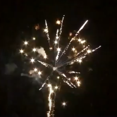 Салют Р7463 Огни на елке 1 х 16 залпов (бахи) Русский фейерверк